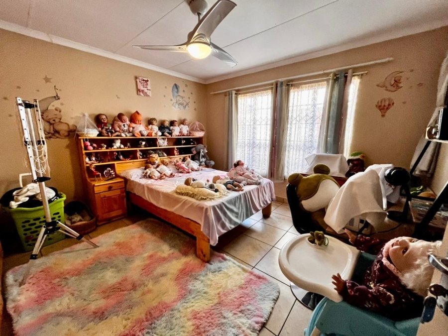 3 Bedroom Property for Sale in Waterval East North West